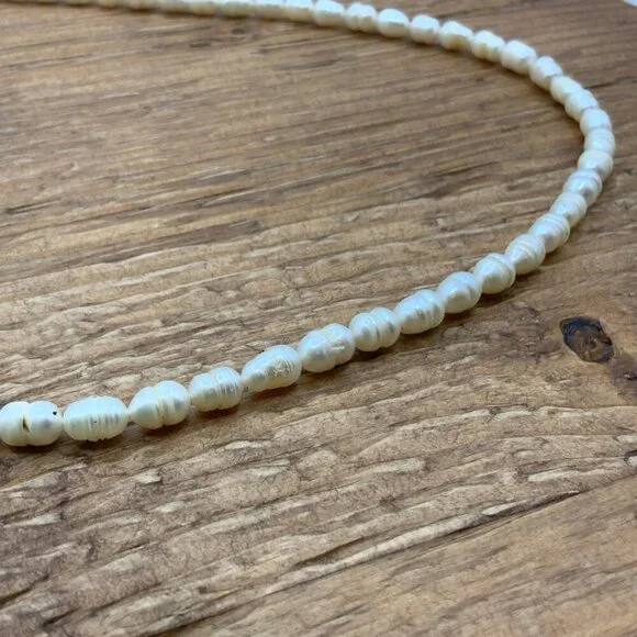 Fresh Water Pearl Vintage Elegant Necklace - Picture 4 of 8